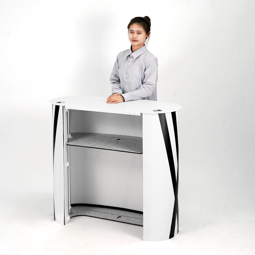  vista trasera de la recepción del portátil